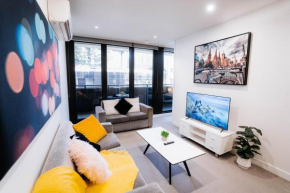 Cozy Spacious Holiday 2B2B Melbourne CBD Apartment